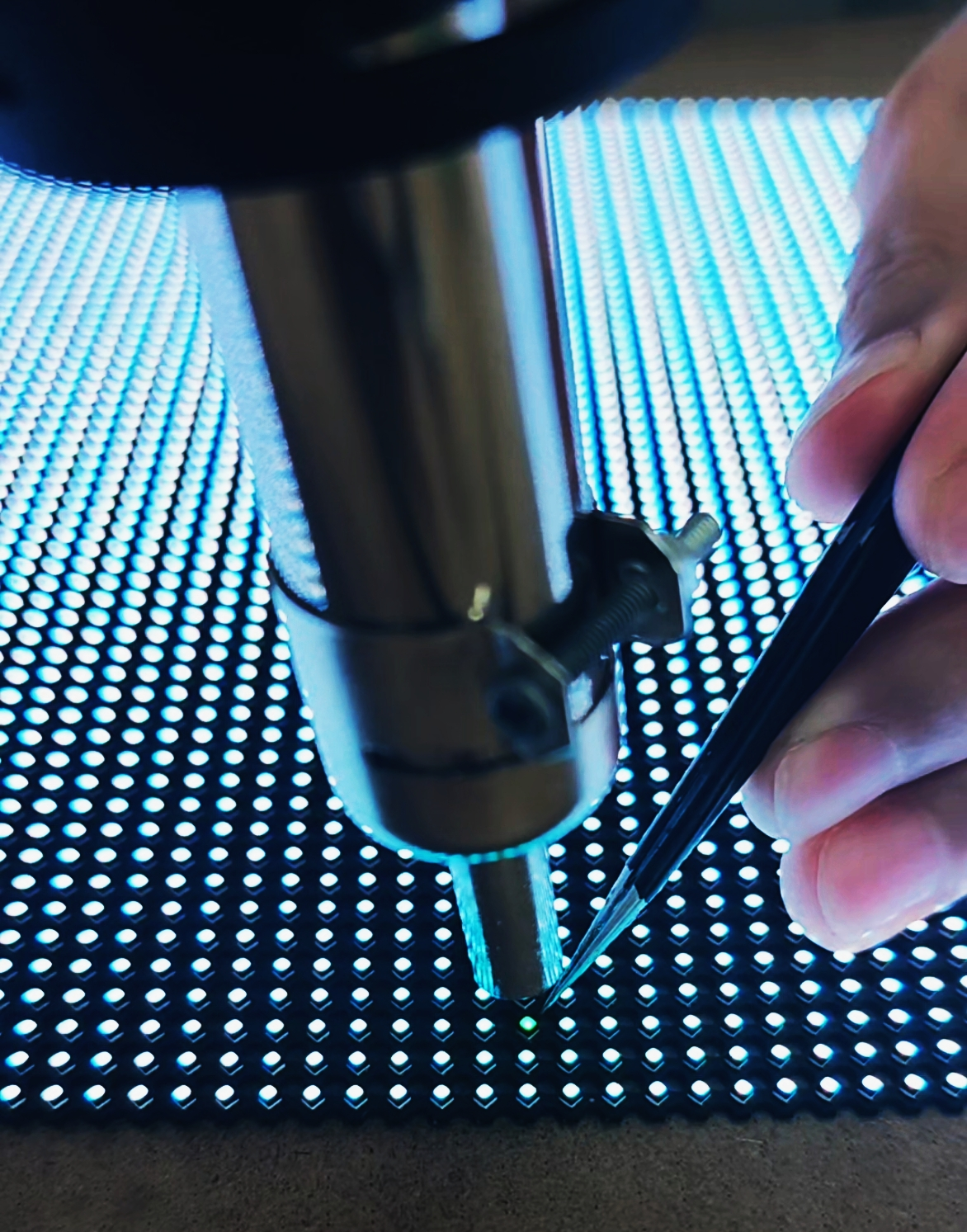 灯驱分离，维护便捷 panel